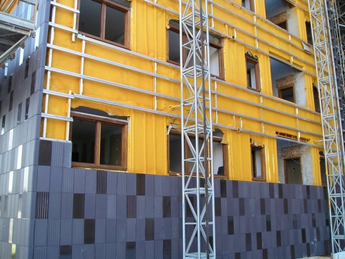 Sistemi di sottostruttura per facciate ventilate