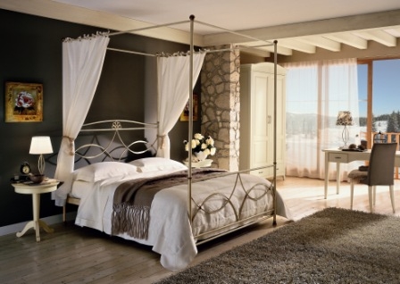 Suite con letto a baldacchino Resort Incantea Tortoreto Abruzzo