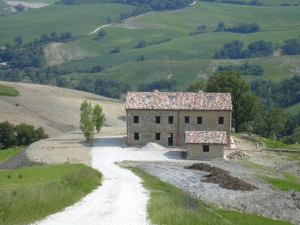 Rustici e casali nelle Marche