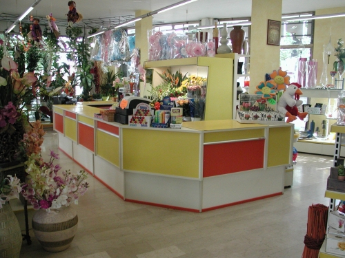 ARREDAMENTO NEGOZIO FIORERIA