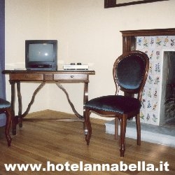 Camera doppia con caminetto