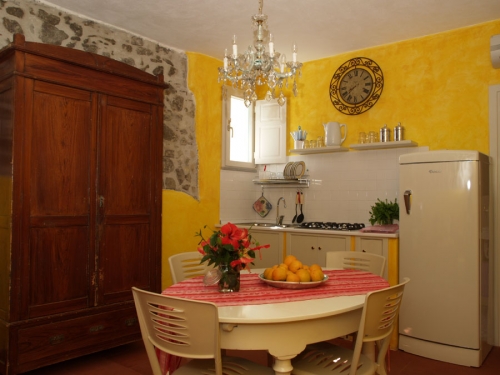 Cucina pranzo Casa del Marinaio Taormina mare