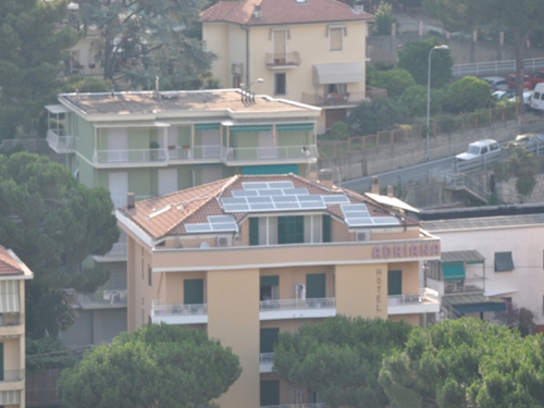 Impianto fotovoltaico realizzato su struttura turistica alberghiera